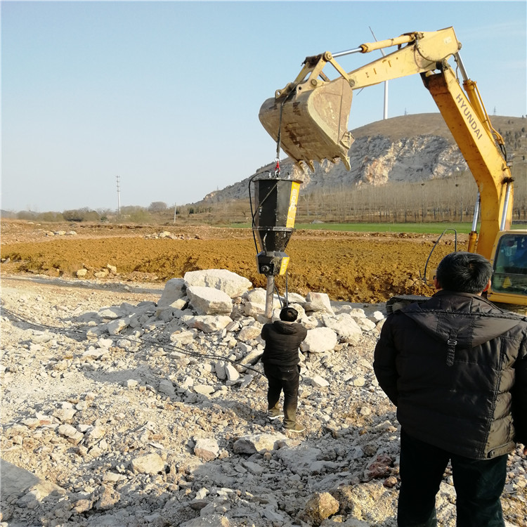 土石方路基開挖中巖石劈裂機(jī)的應(yīng)用與技術(shù)優(yōu)勢(shì)